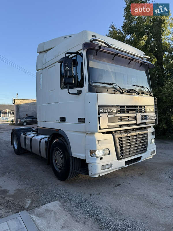 Тягач DAF XF 95 2002 в Чернівцях