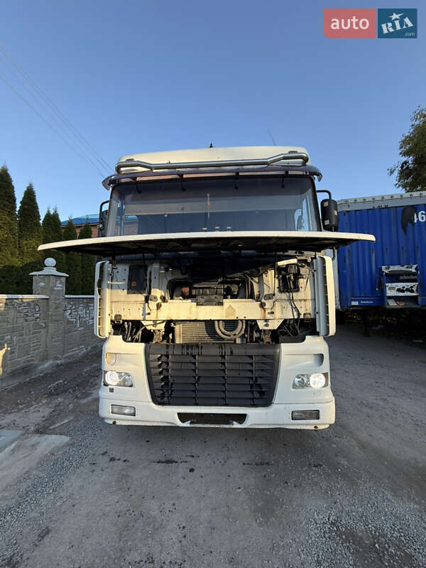 Тягач DAF XF 95 2002 в Чернівцях