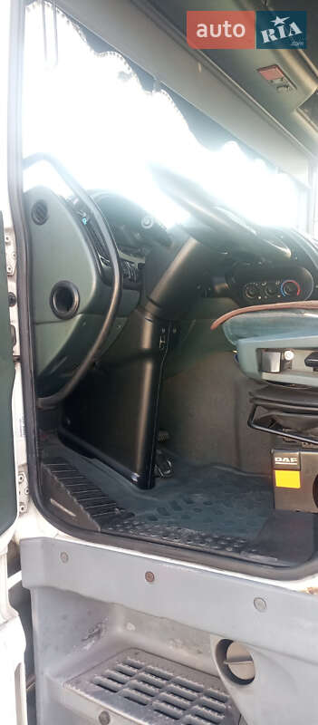 Тягач DAF XF 95 2006 в Дніпрі