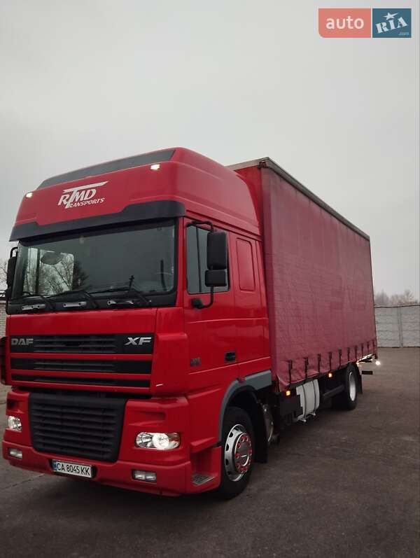 Вантажний фургон DAF XF 95 2006 в Кременчуці