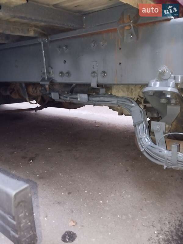 Вантажний фургон DAF XF 95 2006 в Кременчуці