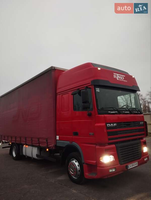 Вантажний фургон DAF XF 95 2006 в Кременчуці