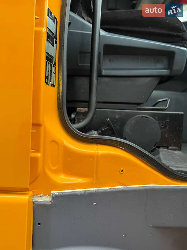 Тягач DAF XF 95 2001 в Ніжині