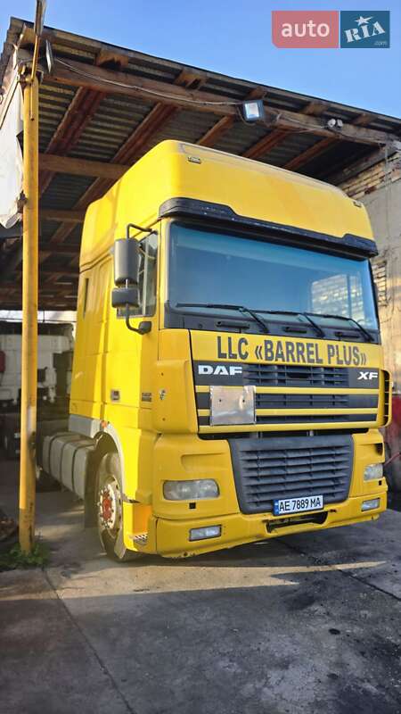 Тягач DAF XF 95 2003 в Каменском