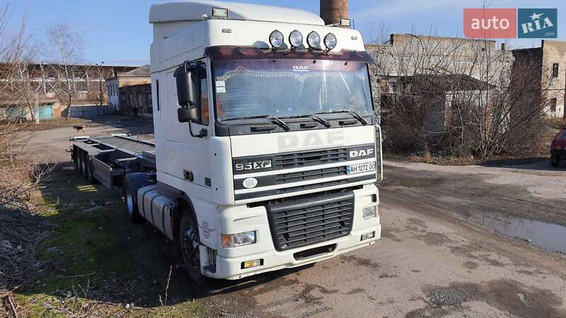 Тентований DAF XF 95 2001 в Слов'янську