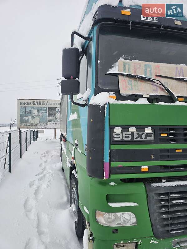 Тягач DAF XF 95 2002 в Збараже