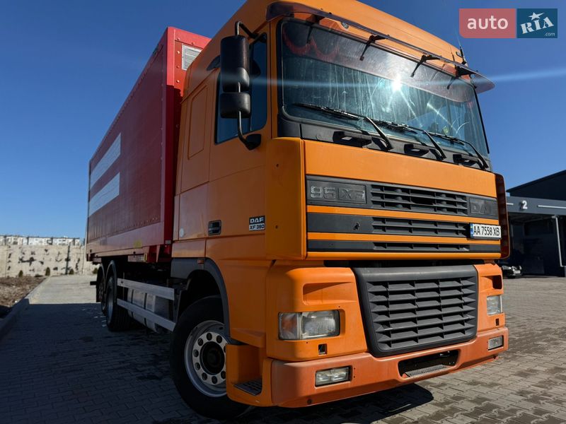 Контейнеровоз DAF XF 95 2002 в Вознесенську