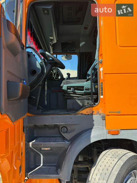 Контейнеровоз DAF XF 95 2002 в Вознесенську