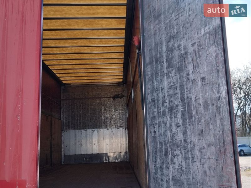 Вантажний фургон DAF XF 95 2006 в Кременчуці