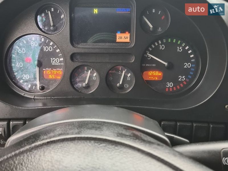 Тягач DAF XF 95 2003 в Варве