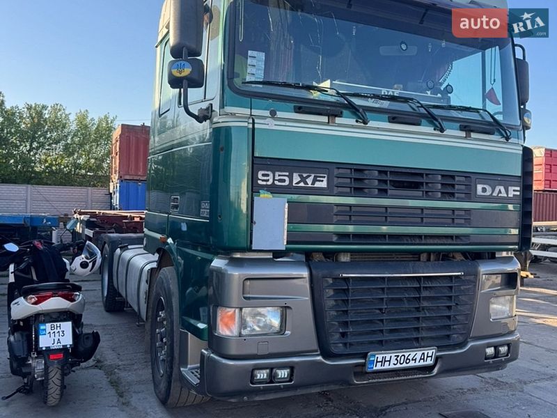 Тягач DAF XF 95 2001 в Одессе
