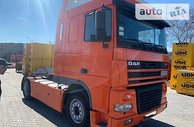 Тягач DAF XF 2003 в 
