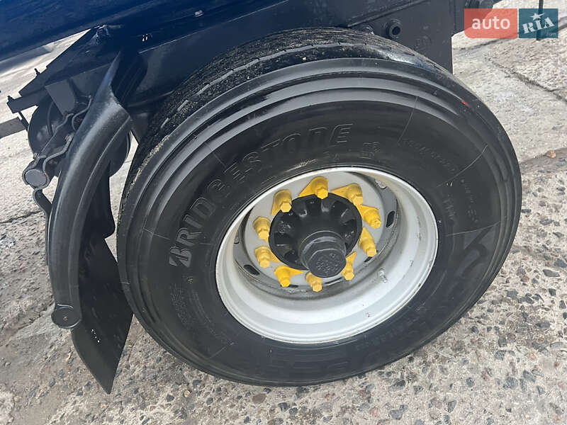 Контейнеровоз DAF XF 2005 в Одессе