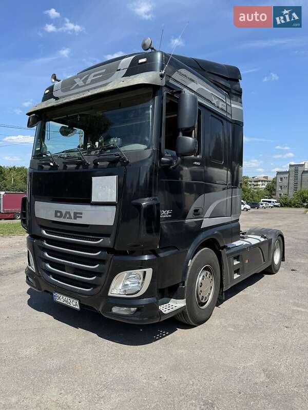 Тягач DAF XF 2015 в Ровно
