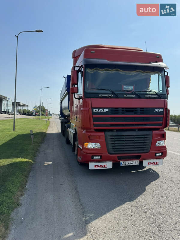 Тягач DAF XF 2006 в Дніпрі