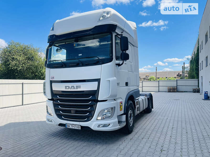 Тягач DAF XF 2015 в 