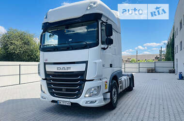 Тягач DAF XF 2015 в 
