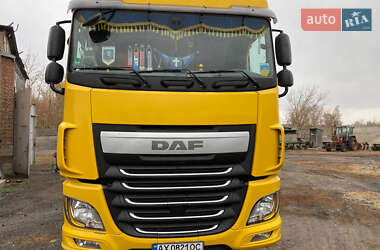 Контейнеровоз DAF XF 2015 в 