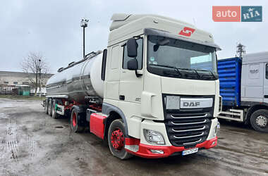 Тягач DAF XF 2015 в 