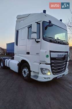 Тягач DAF XF 2015 в Ровно