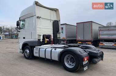 Тягач DAF XF 2015 в 
