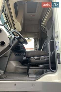 Тягач DAF XF 2015 в 
