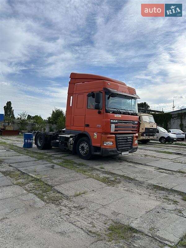 Тягач DAF XF 2010 в Киеве