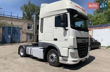 Тягач DAF XF 2015 в 