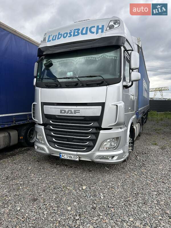 Тягач DAF XF 2015 в 