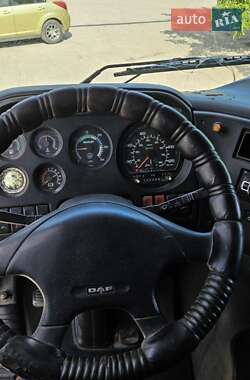 Тягач DAF XF 2002 в 