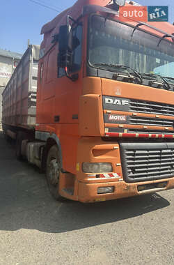 Тягач DAF XF 2004 в 