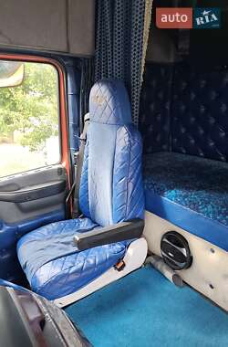 Тягач DAF XF 2000 в 