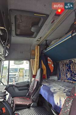 Тягач DAF XF 2001 в 
