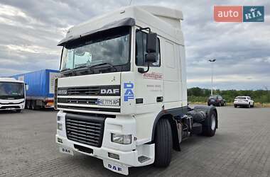 Тягач DAF XF 2001 в 
