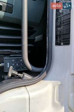 Тягач DAF XF 2001 в 