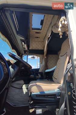 Тягач DAF XF 2001 в 