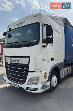 Тягач DAF XF 2015 в 