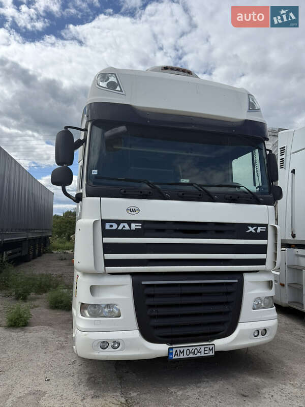 Тягач DAF XF 2011 в 