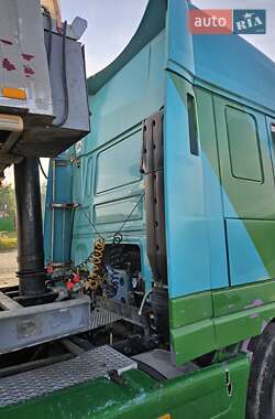 Тягач DAF XF 2002 в 
