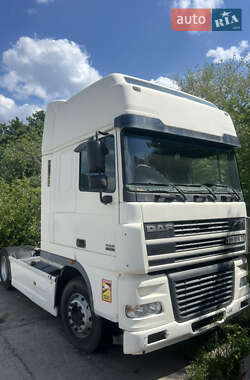 Тягач DAF XF 2004 в 