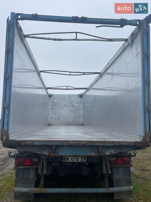 Зерновоз DAF XF 2001 в Дубровиці