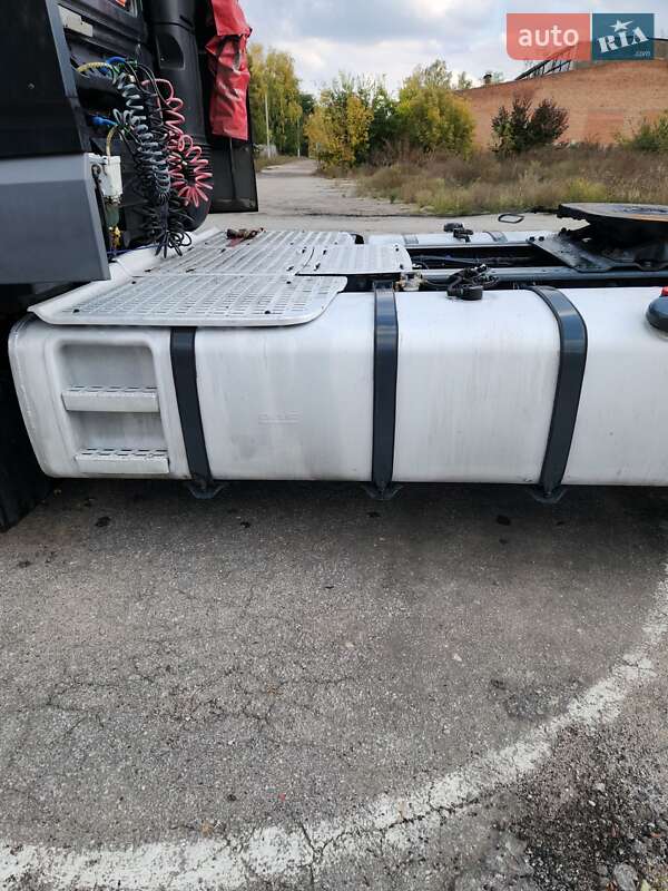 Тягач DAF XF 2014 в Ромнах