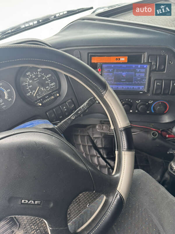 Тягач DAF XF 1999 в Староконстантинове
