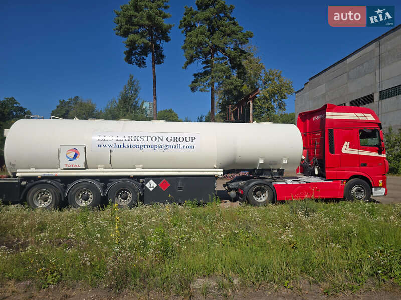 Бензовоз DAF XF 2015 в Киеве