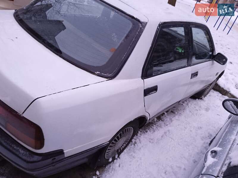 Седан Daihatsu Applause 1991 в Шептицькому