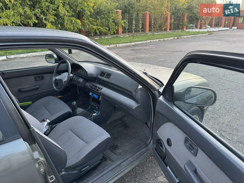 Лифтбек Daihatsu Applause 1991 в Киеве