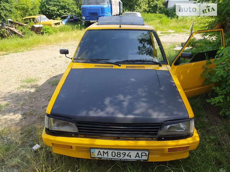 Хэтчбек Daihatsu Charade 1987 в Мамаевцах