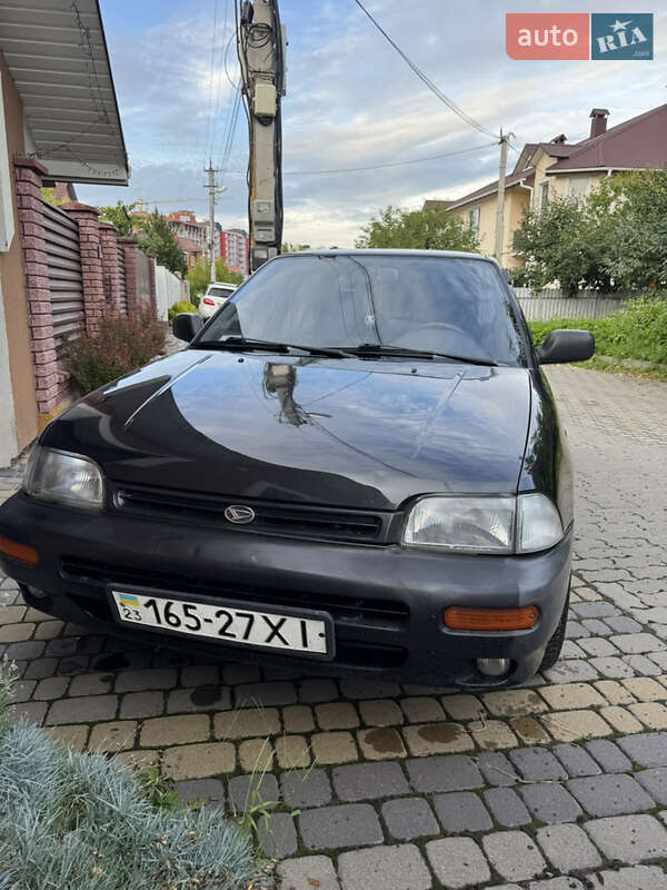Седан Daihatsu Charade 1996 в Хмельницком