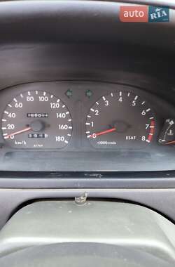 Хэтчбек Daihatsu Charade 1994 в 