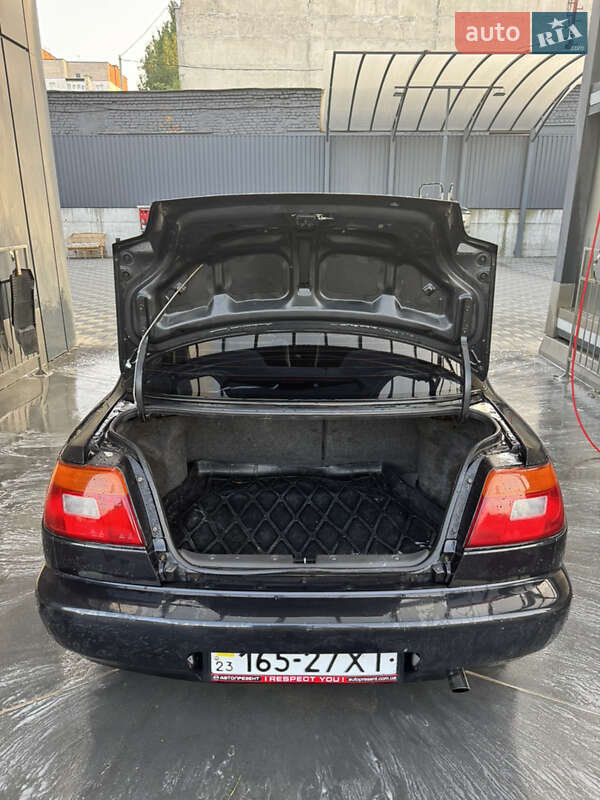 Седан Daihatsu Charade 1996 в Хмельницком